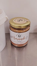 Charger et lire la vidéo dans la visionneuse de la Galerie, Nouveauté ! ÜMY Purée 100% amandes complètes torréfiées, texture légèrement croustillante
